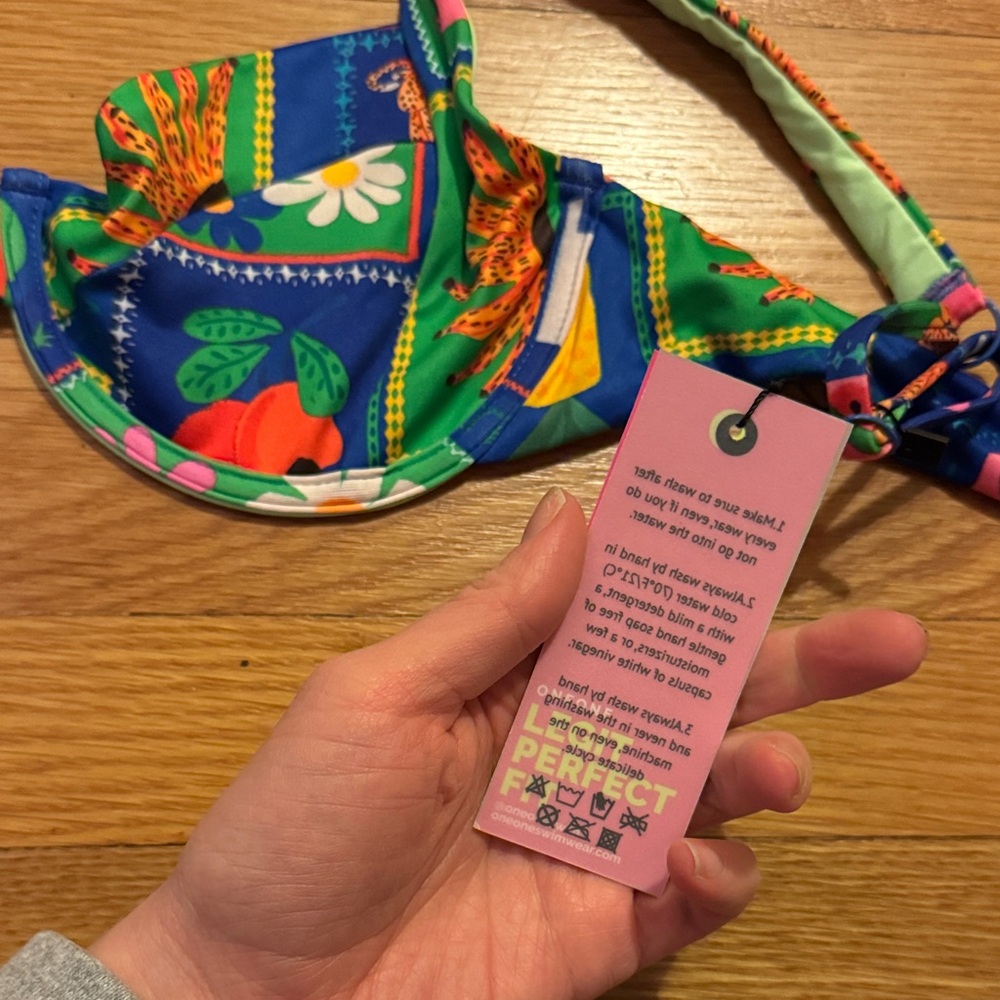 Oneone Patterned Bikini Top - Picture 5 of 7